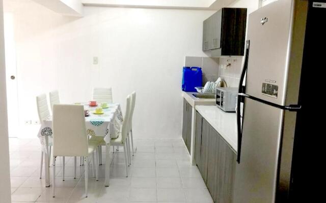 Cityland Taal Lake Staycation-Family Suite & Studio
