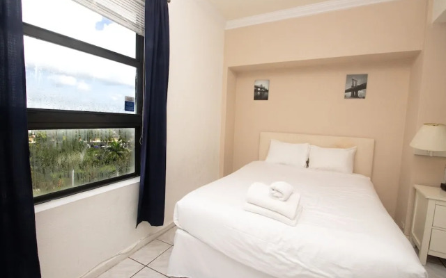 753 Studio With City View Hollywood