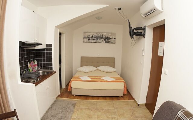 Inviting 3 Sleeper Apartment in Split