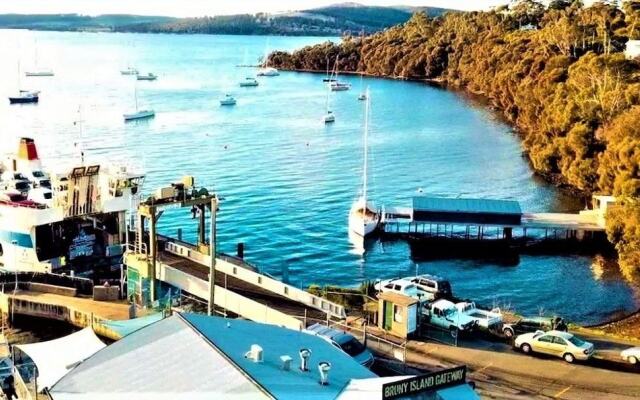 Three Beaches - Chic Eco Home Tasmania