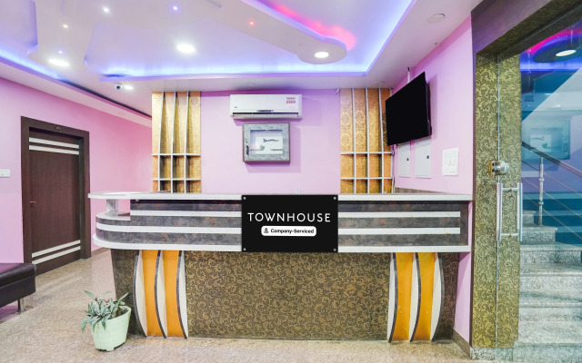 Super Townhouse Butler Road Near Maripur Chowk