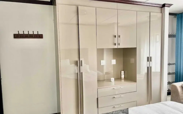 3-bedroom Luxury Apartment