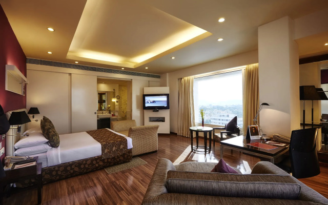 Vivanta Vijayawada, MG Road