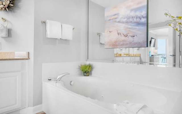 Grandview East 302 - Sandscape