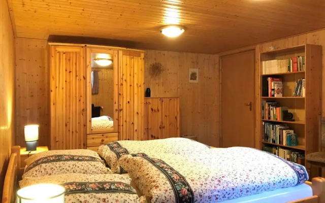 Schönes Kellerzimmer mit Bad