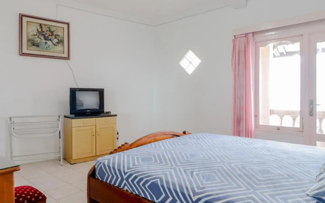 Adinda Beach Hotel and Villa by ZUZU