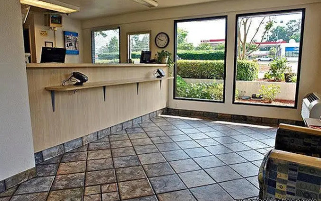 Motel 6 Columbia West