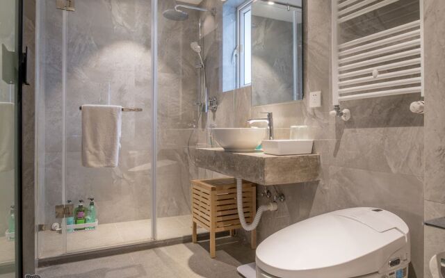 Smart House with 3 Suites