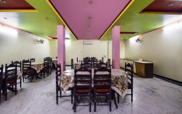 OYO 19937 Hotel Rajkamal International