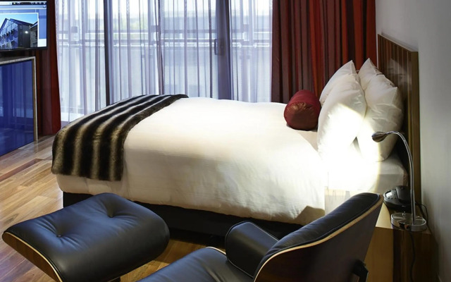 Salamanca Wharf Hotel