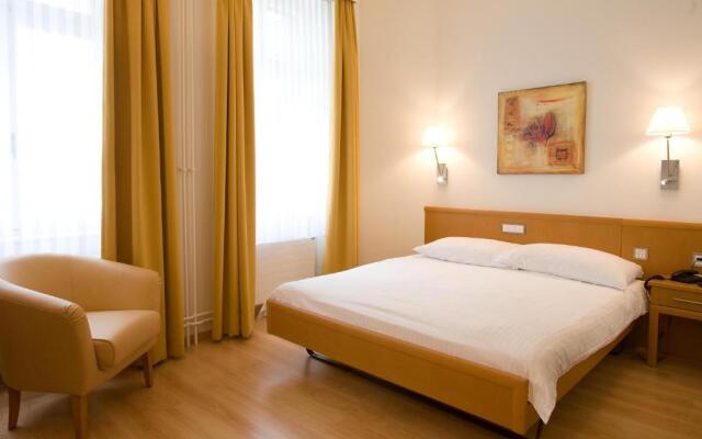 Central City Hotel Rochat