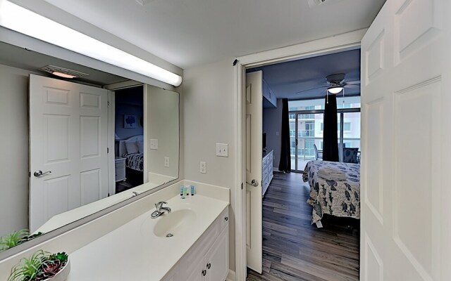 1101blue 2 Bedroom Condo