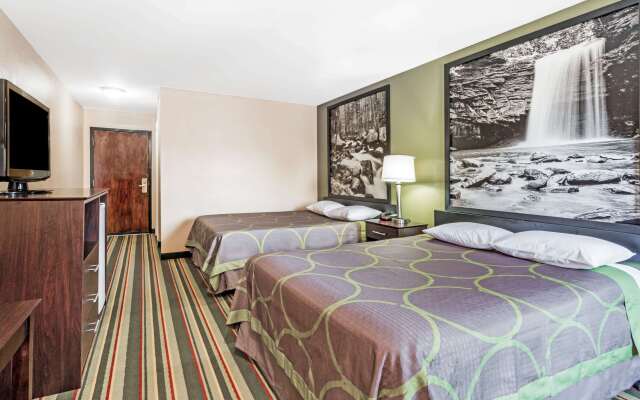 Super 8 by Wyndham Hull Street Midlothian / Richmond Area