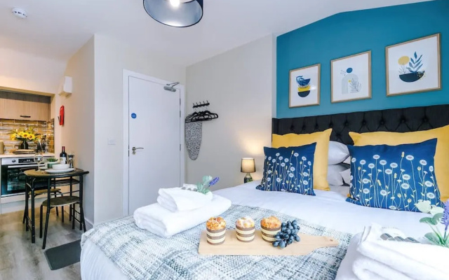 NEW Pristine Studio in the City-centre Sleeps 2