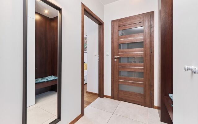Nowa Teczowa Apartments by Renters