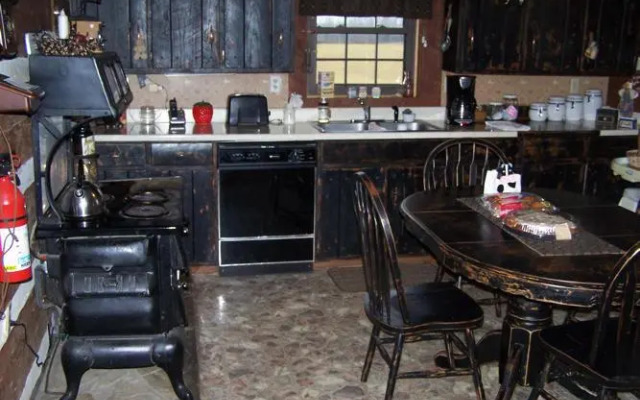 Horse & Buggy Country Inn