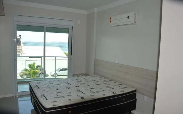 Belíssimo apto 2 suítes com vista para o mar