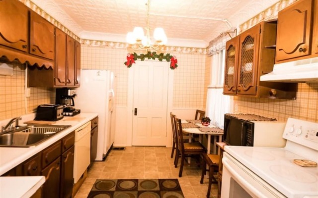 Ammen Home Bed, Breakfast and Retreat