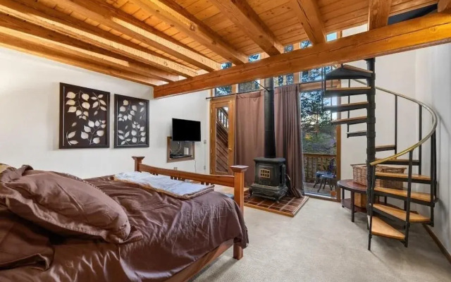 82 Lenawee Lane 5 Bedroom Home