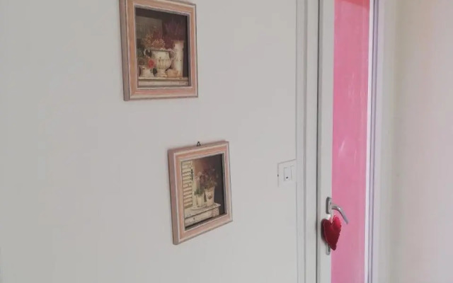 45 Minutes To Venice - by Flora