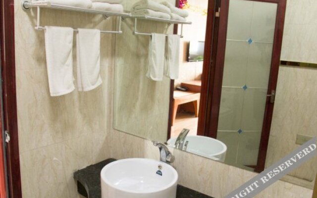 Ronghui Business Hotel