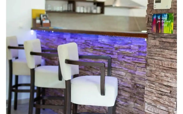 Villa Tara With a Beautiful Heated Pool