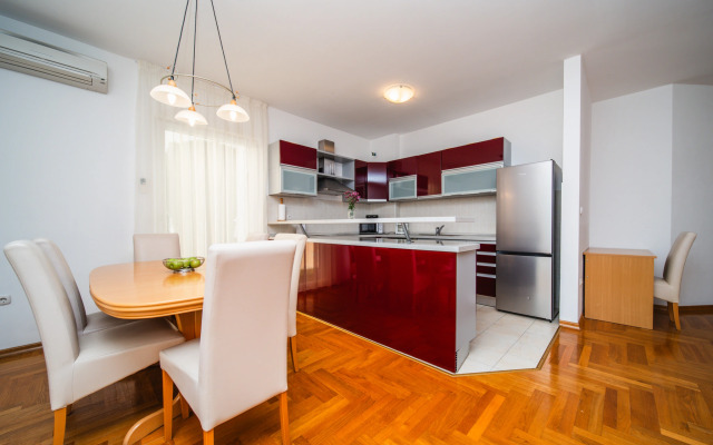 Pervanovo Apartments