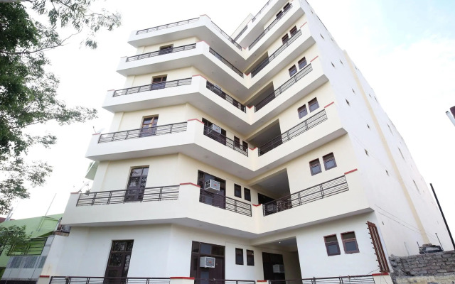 OYO 14823 Skyheights