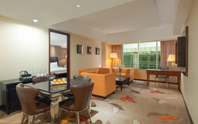 The Alana Hotel & Convention Center