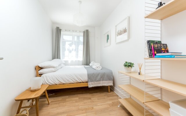 Sensational Southfields Home by King George's Park