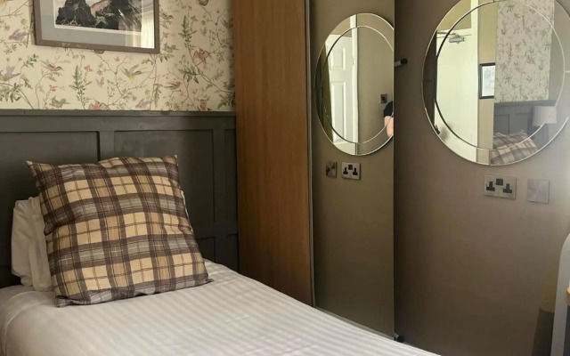 The Royal Victoria Hotel