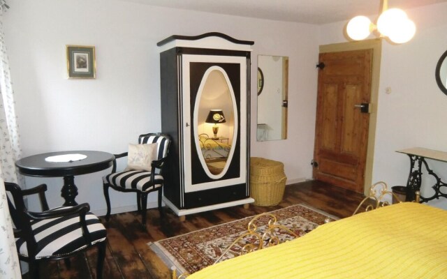 Nice Home in Oos With 3 Bedrooms and Wifi