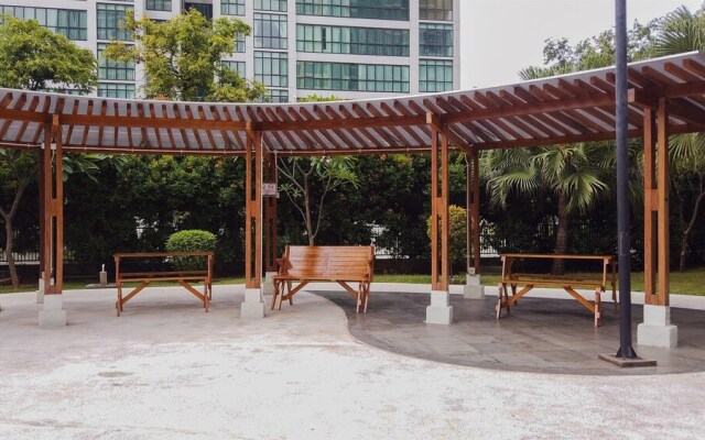 Cozy 1BR with Workspace at Setiabudi Skygarden Apartment