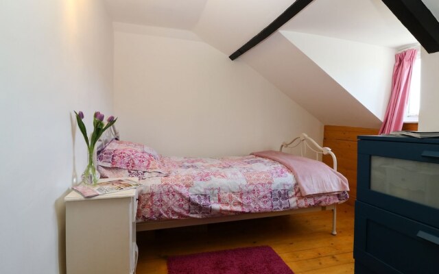 Medland, Newton Abbot
