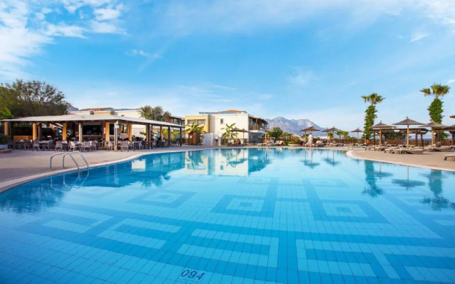 Grand Blue Beach Hotel