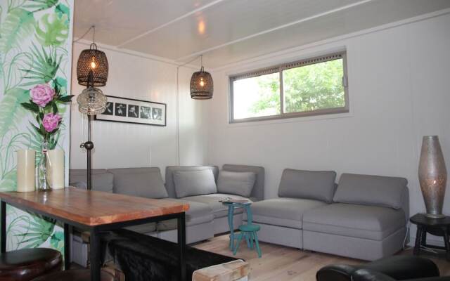 Cosy Holiday Home In Loosdrecht With Pool