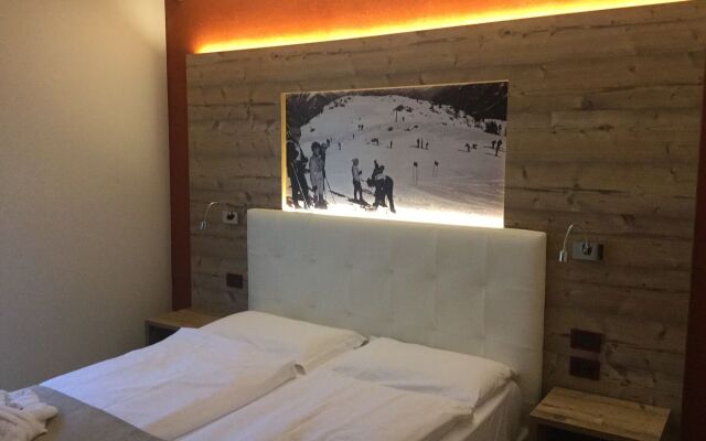 Tevini Dolomites Charming Hotel