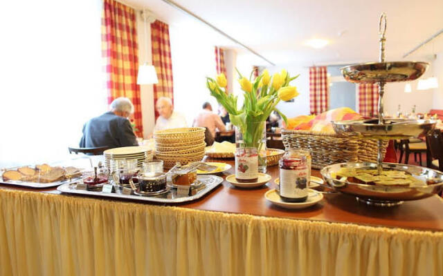 Hotel Garni Max Zwo