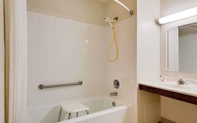 Super 8 By Wyndham Martinsburg