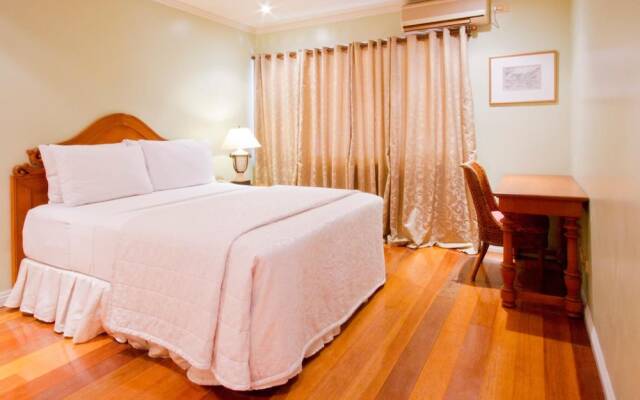 Sophia Suites Residence Hotel