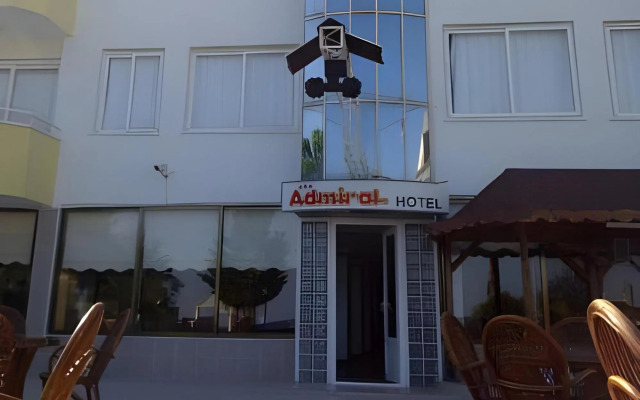 Admiral Hotel