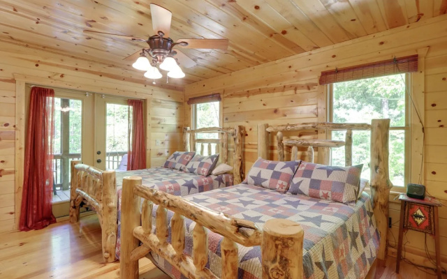 Private Ellijay Cabin w/ Hot Tub & Amenities!