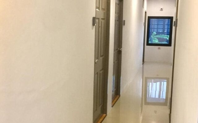 Inn Trog And Inn Soi - Hostel - Adults Only