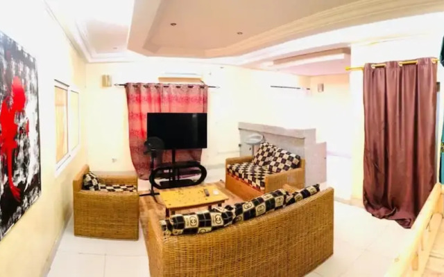 Room in Guest Room - Luxury Furnished Room No1