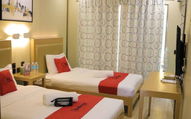 RedDoorz Plus @ AS Fortuna Cebu