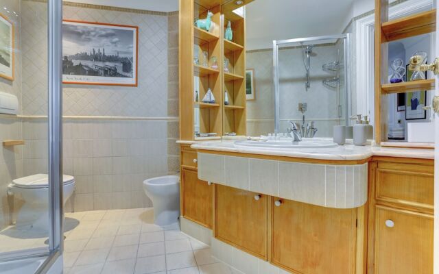 Colosseo Family Art 3BDR - Home and More