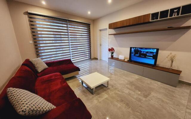 Ocean Blue Apt4 luxurious, modern Apt at Zonqor Pt