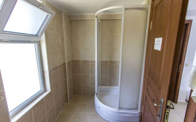 Villa Serra by Villamnet