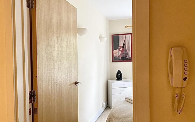 Remarkable 2-bed Apartment in Cheltenham