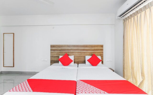 The Red Lotus Premium By OYO Rooms